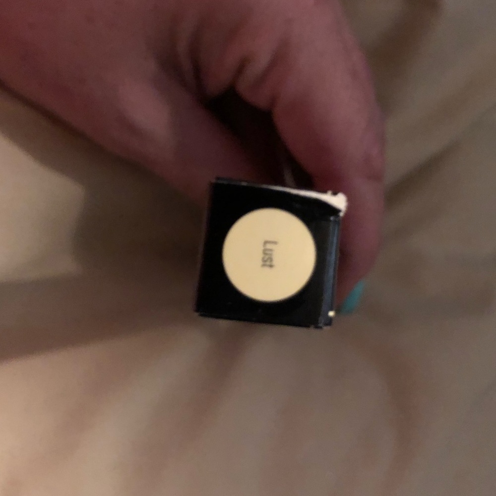 Illamasqua lip pencil - Lust - Picture 2 of 4